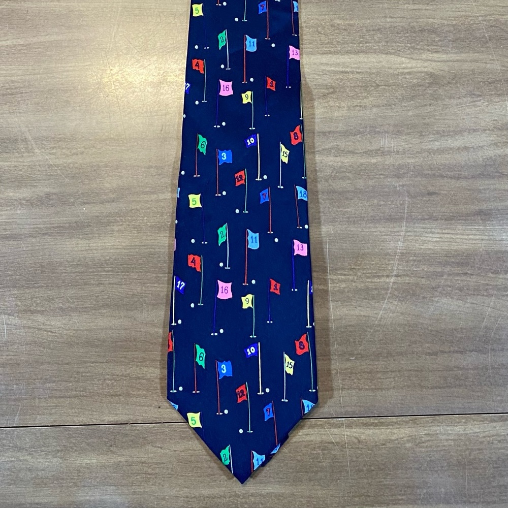 Golf themed neck tie